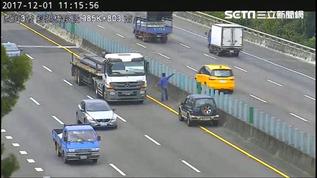吉普車國道逆向6公里　熱心駕駛急攔