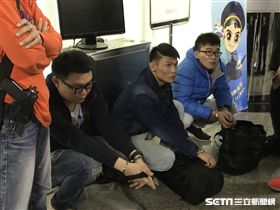 土城縱火案3名嫌犯潛逃　桃園機場攔獲／翻攝畫面