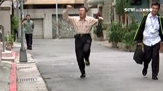 公車在眼前跑掉　柯文哲遲到5分鐘