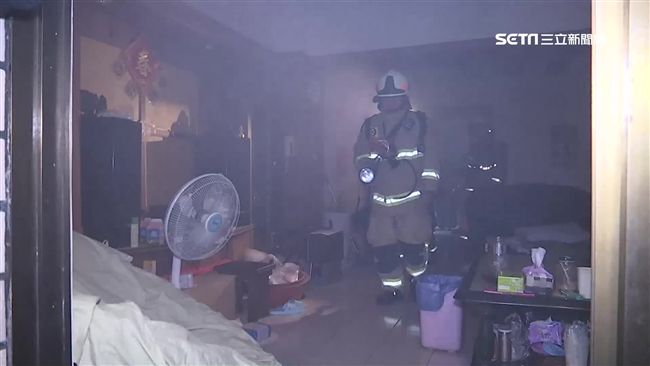 婦人煲湯睡著了　鍋子乾燒險釀火警