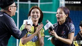  ▲2017明星公益足球賽眾星聚集，豆花妹蔡黃汝（中）也前來擔任開球大使。（圖／記者蔡宜瑾攝影）