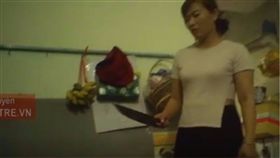 越南,托兒所,虐童,毆打,敲頭,菜刀,證照,管教,孩子,低薪,出氣包 圖／翻攝自YouTube 影片