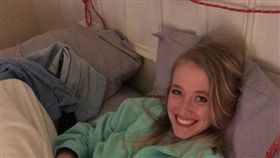 Maison Vallance,推特,繩子,床頭,女友,情侶,綑綁,約束,癖好,懊悔　圖／翻攝自Maison Vallance推特　https://goo.gl/vvwpTp