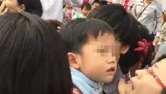 活動舞台音響倒塌　孩童頭部受傷送醫