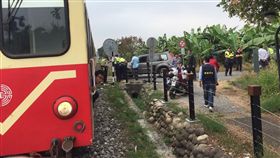 阿里山森林鐵路火車與轎車擦撞　圖／台鐵提供