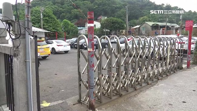 公園預定地遭佔用　設閘門還收費停車