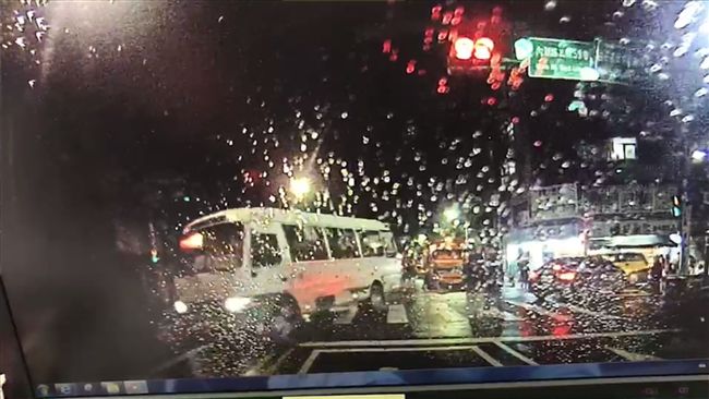 台北市行人被左轉車撞　是右轉車6倍