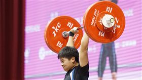 世大運女子舉重69公斤　洪萬庭奪金2017世大運女子舉重69公斤級，中華隊洪萬庭以抓舉101公斤、挺舉126公斤、總和227公斤，為中華隊再添一金，也是中華代表團在2017年世大運舉重項目的第2金。中央社記者徐肇昌攝　106年8月23日