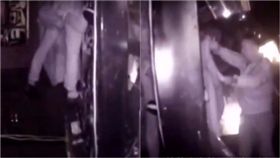 自殺,輕生,清白,江西,撫州,KTV,外遇,抓姦,澄清,跳樓,慶生,大陸,女人 圖／翻攝自梨視頻　https://goo.gl/ZnYvvC