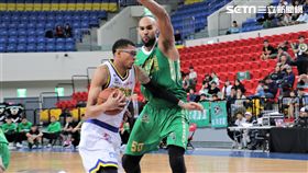 裕隆洋將奧斯丁與台啤洋將李恩（圖／記者劉家維攝）