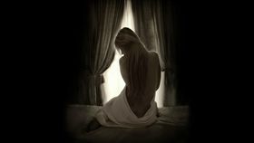 性愛,性侵,性行為,自慰,床,偷窺,偷看(圖/pixabay)