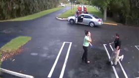 美警吃醋女友對狗好，槍殺她(Youtube https://www.youtube.com/watch?v=tPmCD5AV8EY)