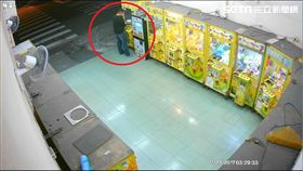 嘉義／「萬磁王」不敵波麗士 橫行嘉南娃娃機大盜落網 翻攝畫面