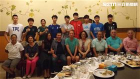 ▲當地台商熱情招待中華隊選手及教練團。（圖／劉威廷提供）