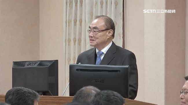民調狂勝曾銘宗6倍　馮世寬抿嘴憋笑