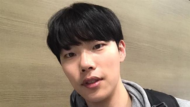 柳俊烈現身基隆！眼尖粉絲一秒捕獲