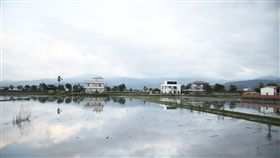 宜蘭農舍
https://www.flickr.com/photos/eager/8341190937/in/photolist-dHbpBG-dH61c2-dHbnpo-dHbjGS-dH5PXe-dH7x2f-dH5XZ8-dH7x5A-dH5SKr-dHbkzN-dHbp2u-dHbq5Y-dH5M32-dH5MsR-dH7wUW-dHbtuq-dH2nKv-dH26Qz-dH5XAB-dH