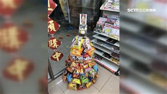 「零食聖誕樹」應景　實做成本不便宜