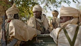 戰地記者的相機　揭盜獵非洲象的真相／左思右想行銷提供