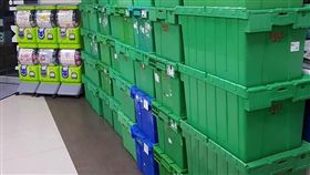 超商堆滿物流_爆怨公社https://www.facebook.com/photo.php?fbid=1631728696849765&set=gm.1835386956480346&type=3&theater&ifg=1