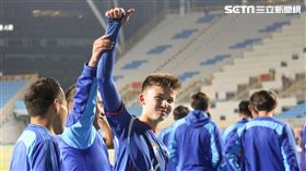 ▲沈子貴賽後跟現場球迷道謝。（圖／記者蔡宜瑾攝影）