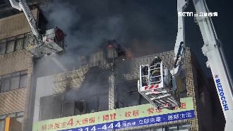 木板隔22間雅房　火勢猛烈逃不了！