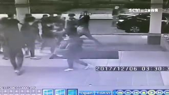 醉男走錯包廂還嗆人　釣蝦場爆大亂鬥