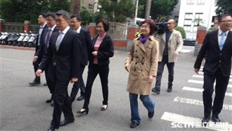 賴揆承諾：台中火力改燃氣5年後完成