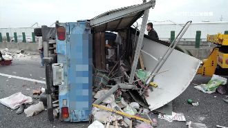大貨車逼車釀車禍　逾期到案竟判免罰