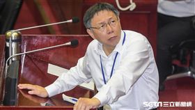 台北市長柯文哲前往市議會備詢。圖／記者林敬旻攝