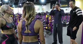 美國,運動,健身,影片,彩繪,人體,街頭實驗　圖／翻攝自YouTube