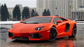 高雄,三民,車禍,大牛,藍寶堅尼,超跑,Lamborghini Aventador LP700,神車　圖／翻攝自臉書