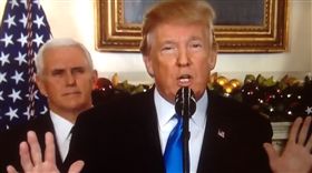 影／失智症纏身？川普高喊「天佑霉國」　網友笑到肚子痛
圖／翻攝自Bravo Von Muller YouTube
https://www.youtube.com/watch?v=2xA9loZJ5sg