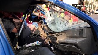 貨卡遭轎車追撞暴衝　路人急跳逃死劫