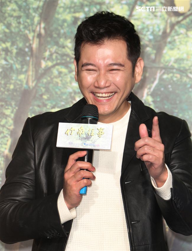 大愛「竹南往事」演員韓瑜、李政穎、楊慶煌、傅小芸、陳熙鋒、柯素雲等，出席上檔記者會。（記者邱榮吉/攝影）