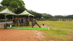 鄭兆村在手榴彈投擲中一舉丟出80公尺成績（圖／取自中華民國陸軍司令部臉書）