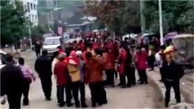 四川,大竹,文星,袁冬志,砍頭,大陸,吸毒,發作,毒癮,欠錢,國三,糞桶,頭顱,冷血　圖／翻攝自自由亞洲　https://goo.gl/gjahsc