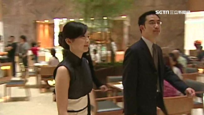 賴英里媳婦爆不倫戀　當街緊黏小鮮肉