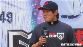▲旅日左投陳冠宇出席棒球訓練營活動。（圖／記者蕭保祥攝）
