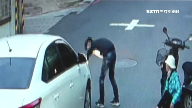 撞身障騎士波及行人　駕駛先擦車惹議