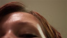 額頭　婦人
https://www.flickr.com/photos/mjanicki/5142338236/in/photolist-8QpQ15-jm8His-qsFsG8-ciQzBC-ib83t-qZNENy-adELmM-sk61qP-qF5Xz3-4zSc8a-qGCKUM-ppfQYe-bWShnQ-juxoJN-9PKAqn-87oZ4Q-qiHNnQ-qND4J6-pRGDbA