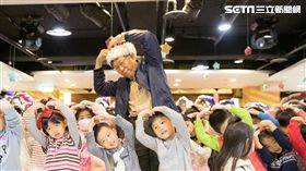 柯文哲赴湖光教會合體小朋友　北市府提供