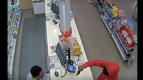 藥局,搶劫,搶匪,店員(https://www.youtube.com/watch?v=wjil0M-SJKY)