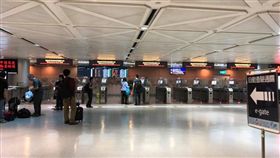 唐從聖批評桃機自動通關當機／翻攝自臉書