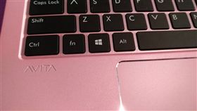 葉立斌攝　AVITA LIBER　筆記型電腦