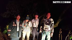 一根電桿救了她！高雄一名25歲張姓女子日前到台南南化區龍麟山登山，不料下山時迷路，當地員警接獲報案後，立刻請她確認附近電線桿編號，不到2小時就成功尋獲張女，讓張女感激不已。（圖／翻攝畫面）