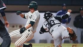 日本社會人小室湧未靠著傳球失誤得分。（圖／中職提供）