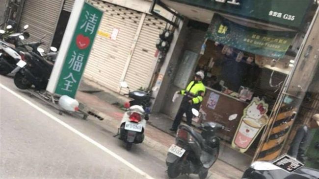 他嗆警買飲料想紅　反讓千名網友怒轟