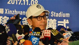 以兄弟風波為鏡　蔡明忠：球隊管理重要富邦集團董事長蔡明忠（圖）9日在新莊棒球場受訪表示，球隊的管理與紀律很重要，要以中信兄弟風波為借鏡。球團要有一致的信念與標準，這是最高指導原則。中央社記者黃旭昇新北市攝  106年11月9日