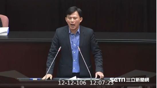 兩岸協商不入公投　黃國昌：馬蔡背信